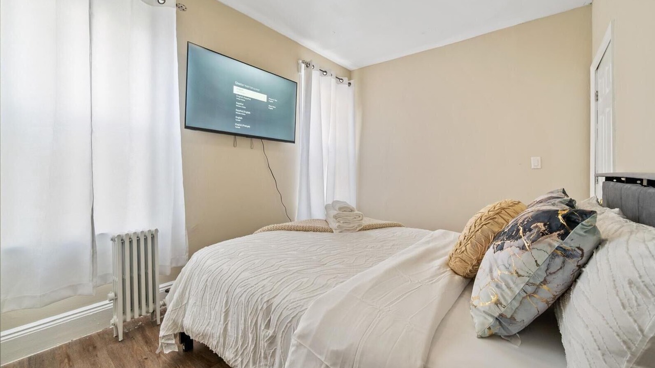 Photo of Bedroom in Elizabeth