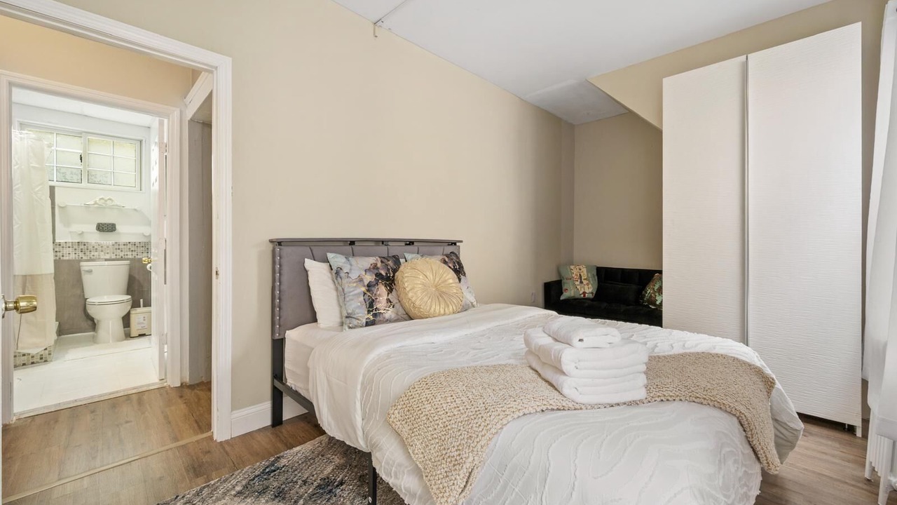 Photo of Bedroom in Elizabeth