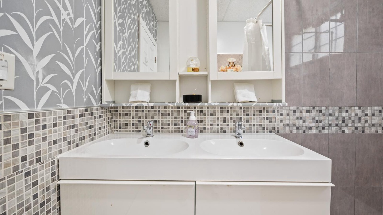 Photo of Bathroom in Elizabeth