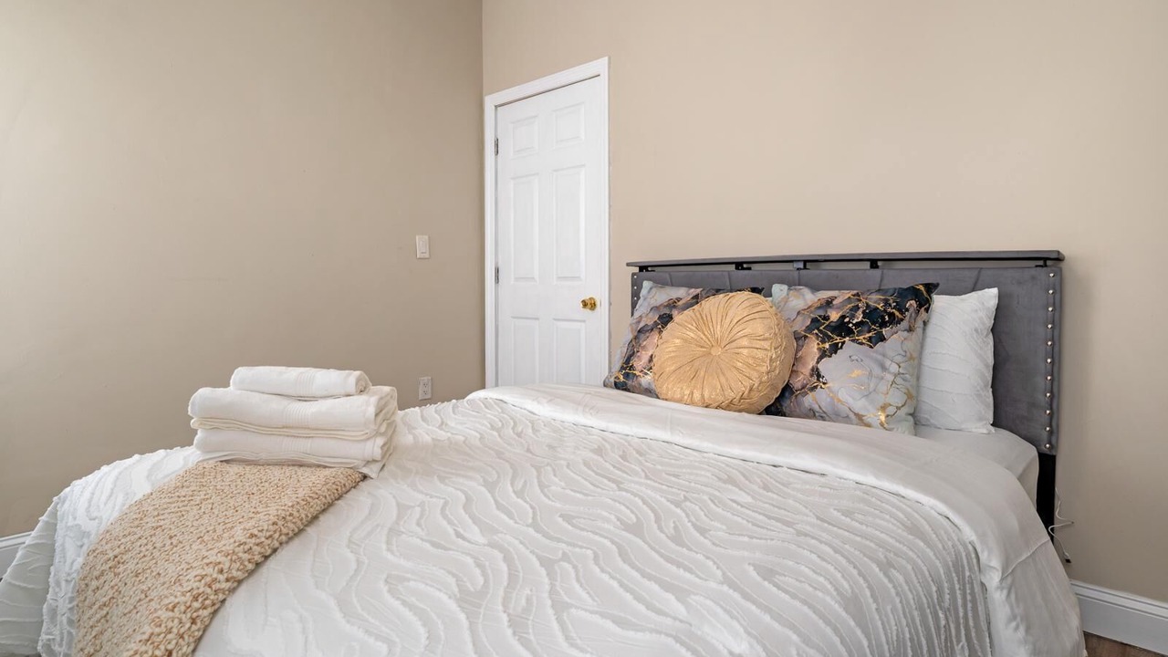 Photo of Bedroom in Elizabeth