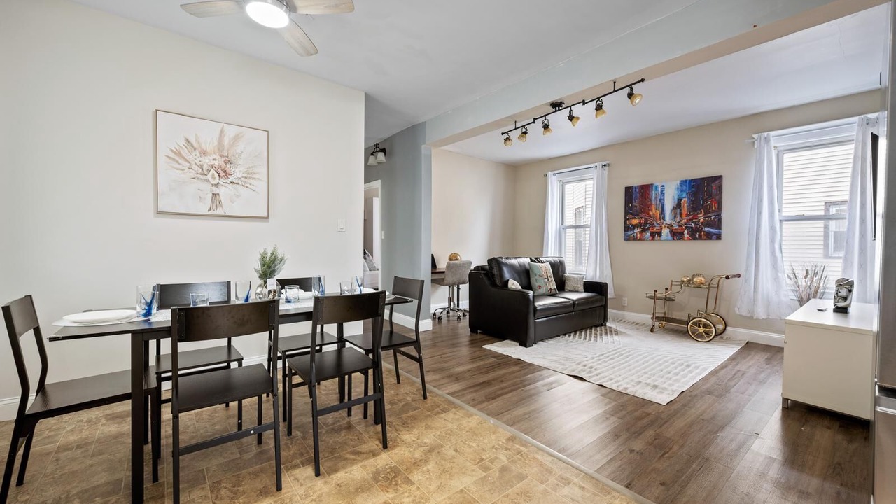 Photo of Livingroom in Elizabeth