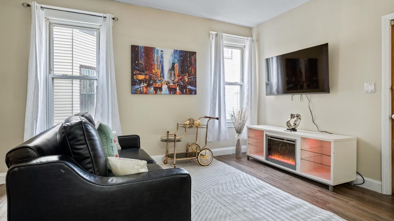 Photo of Livingroom in Elizabeth