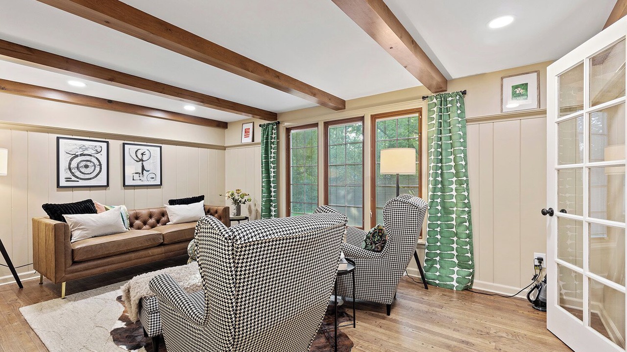 Photo of Livingroom in Amherst