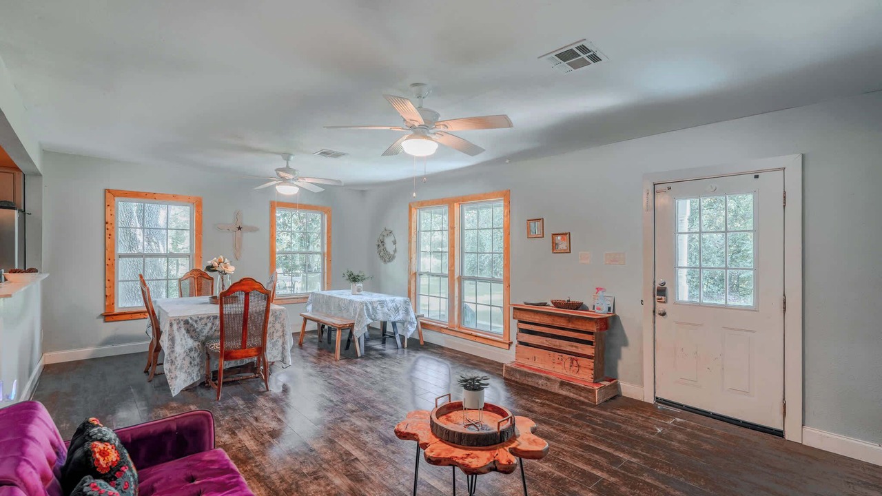 Photo of Livingroom in Central Southwest