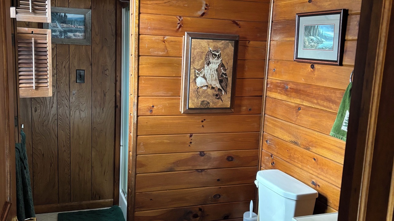 Photo of Bathroom in Ellenburg Depot