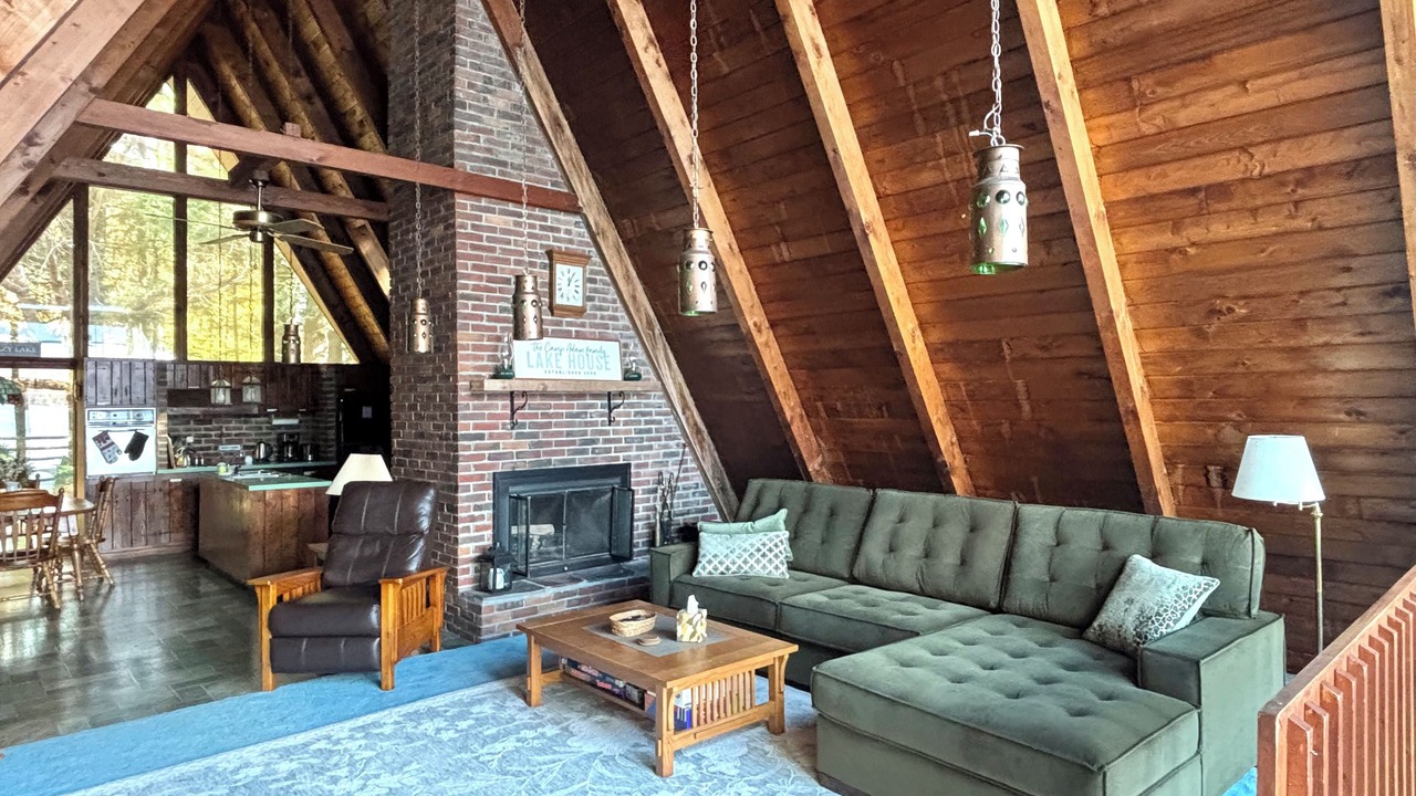 Photo of Livingroom in Ellenburg Depot