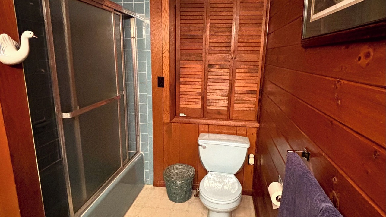 Photo of Bathroom in Ellenburg Depot