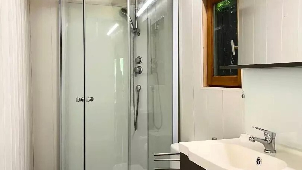 Photo of Bathroom in Angicourt