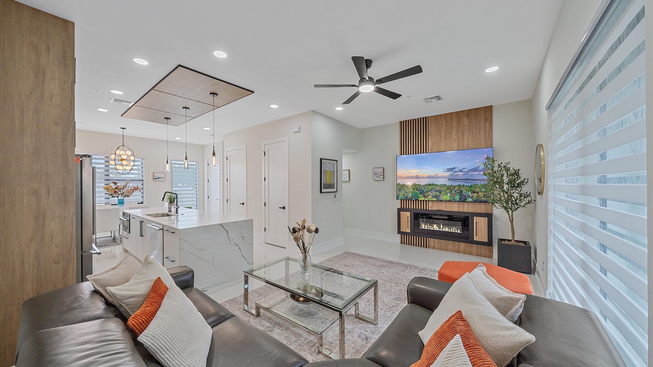 Photo of Livingroom in Downtown