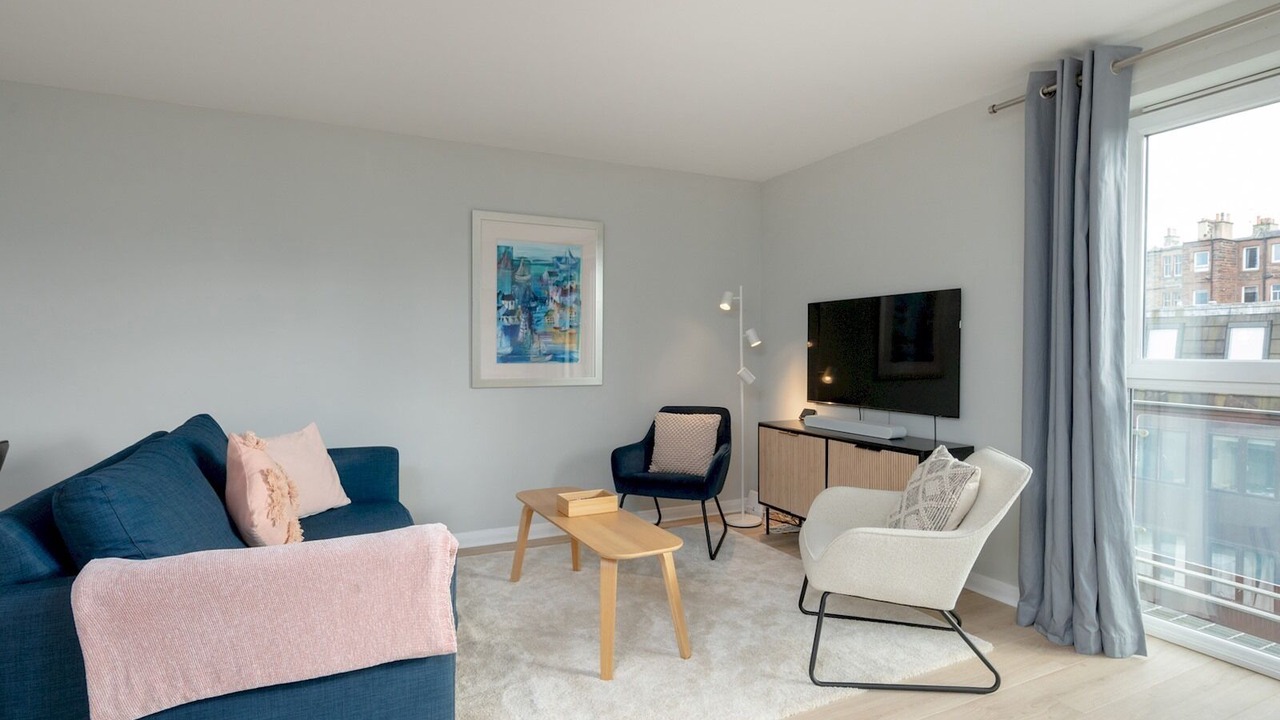 Photo of Livingroom in Tollcross