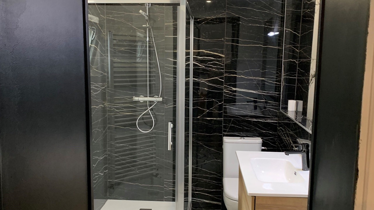 Photo of Bathroom in Bollee