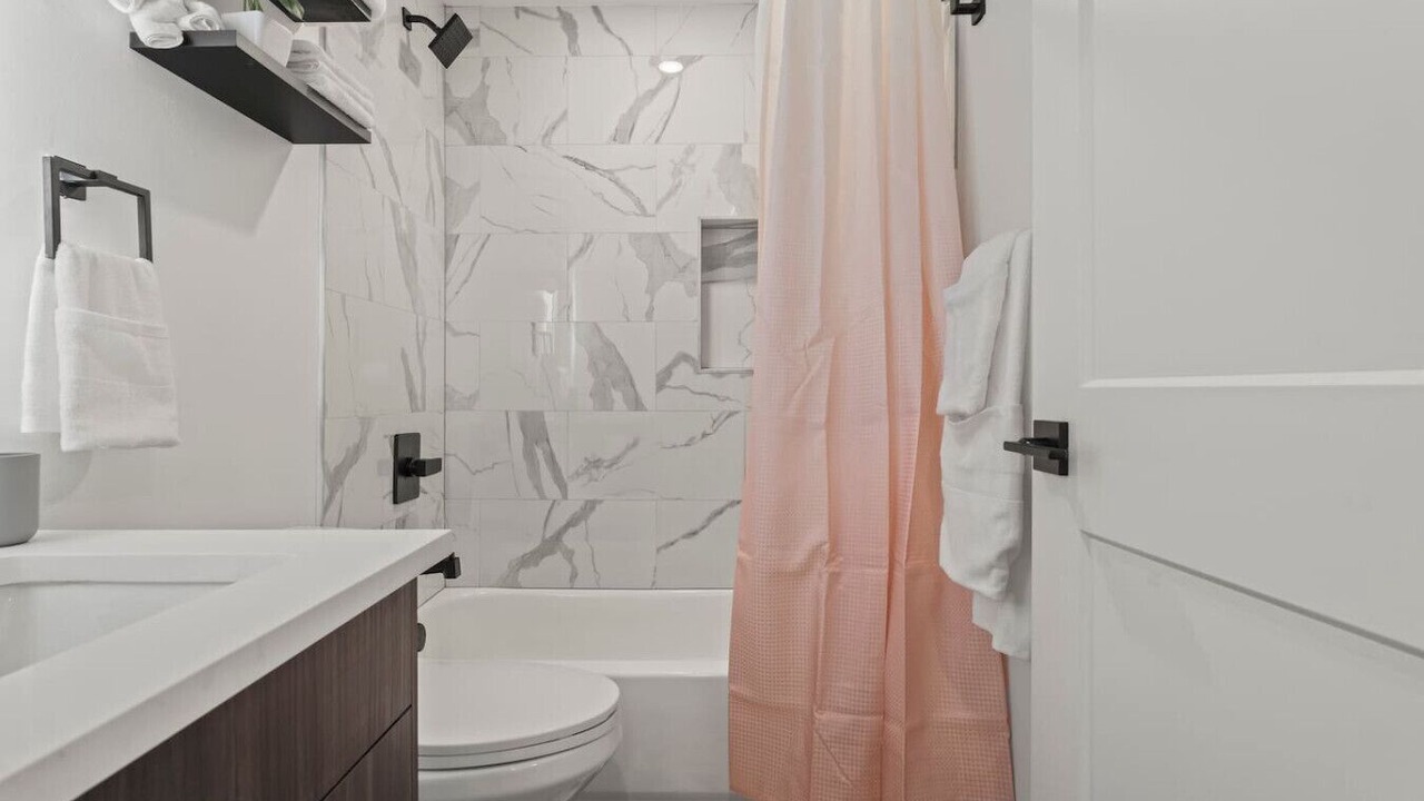 Photo of Bathroom in Mantua