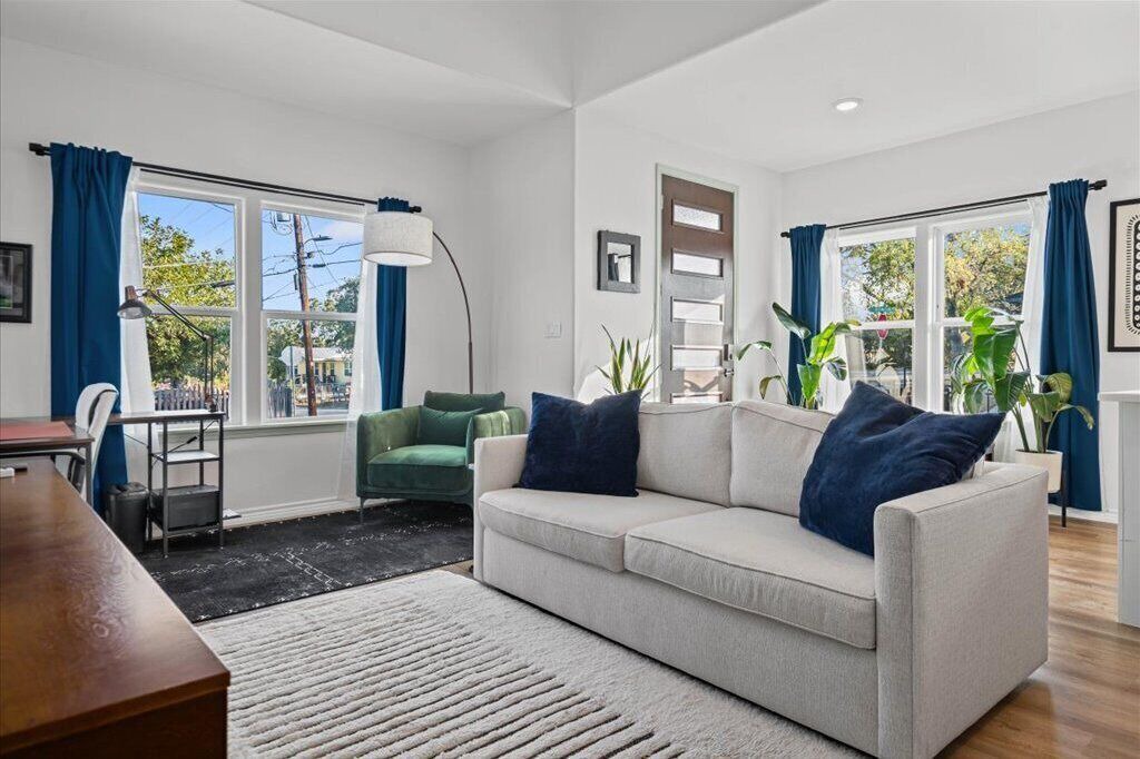 Photo of Livingroom in Lockhart