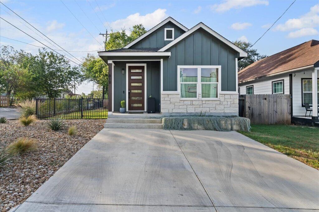 Photo of Outdoor in Lockhart