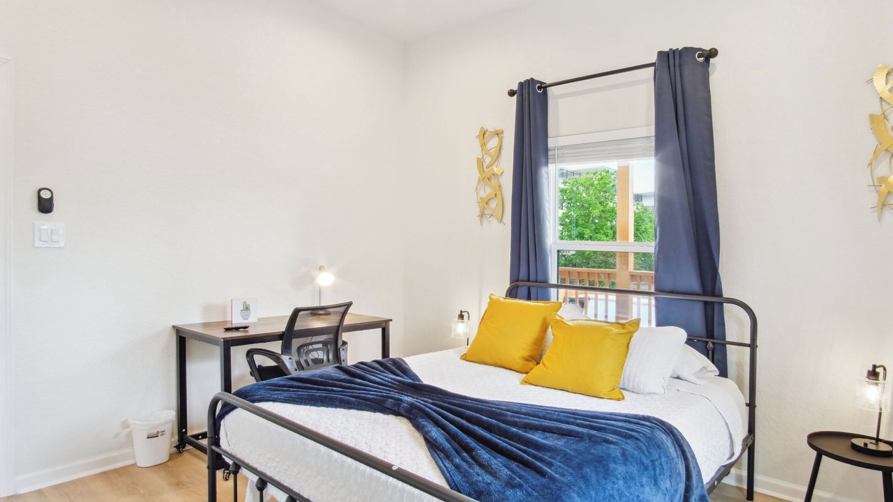 Photo of Bedroom in Near East Side