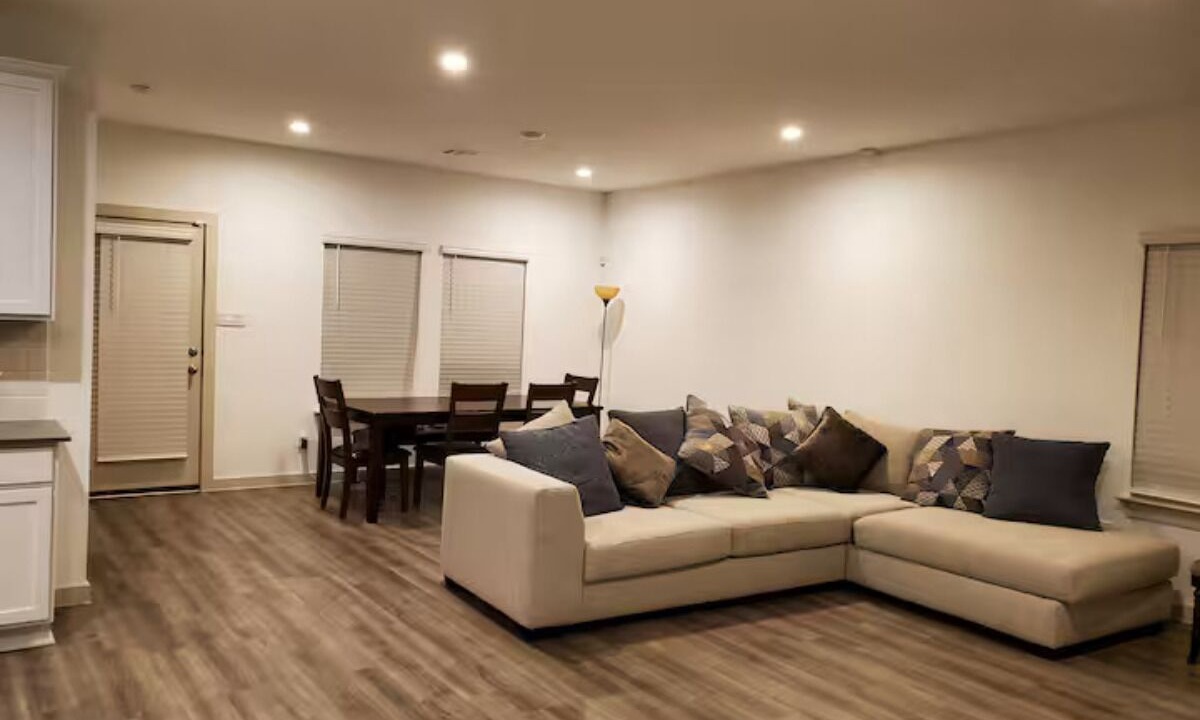 Photo of Livingroom in Iowa Colony