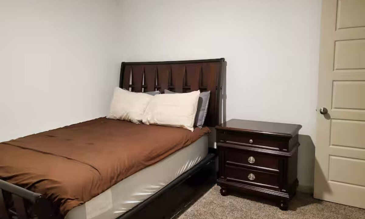 Photo of Bedroom in Iowa Colony