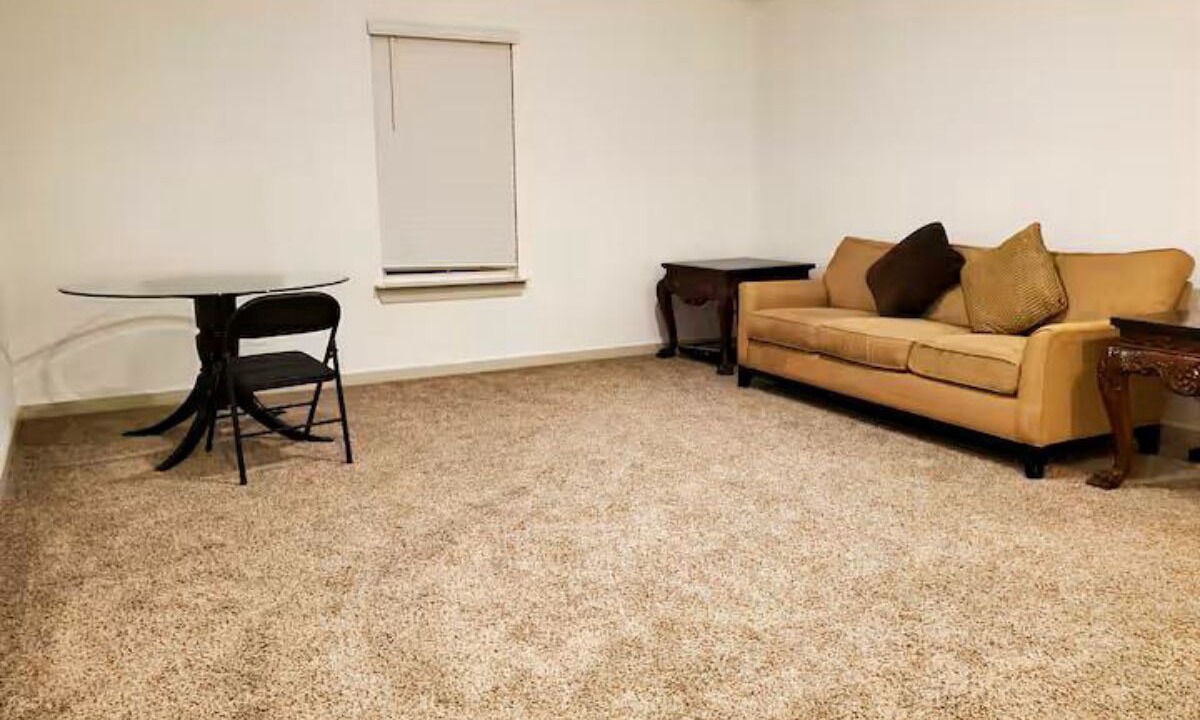 Photo of Livingroom in Iowa Colony