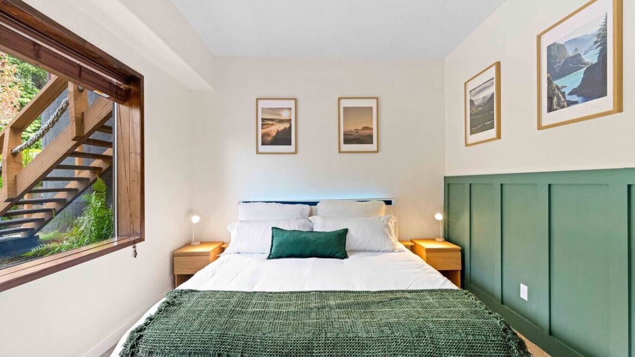 Photo of Bedroom in Saunders Lake