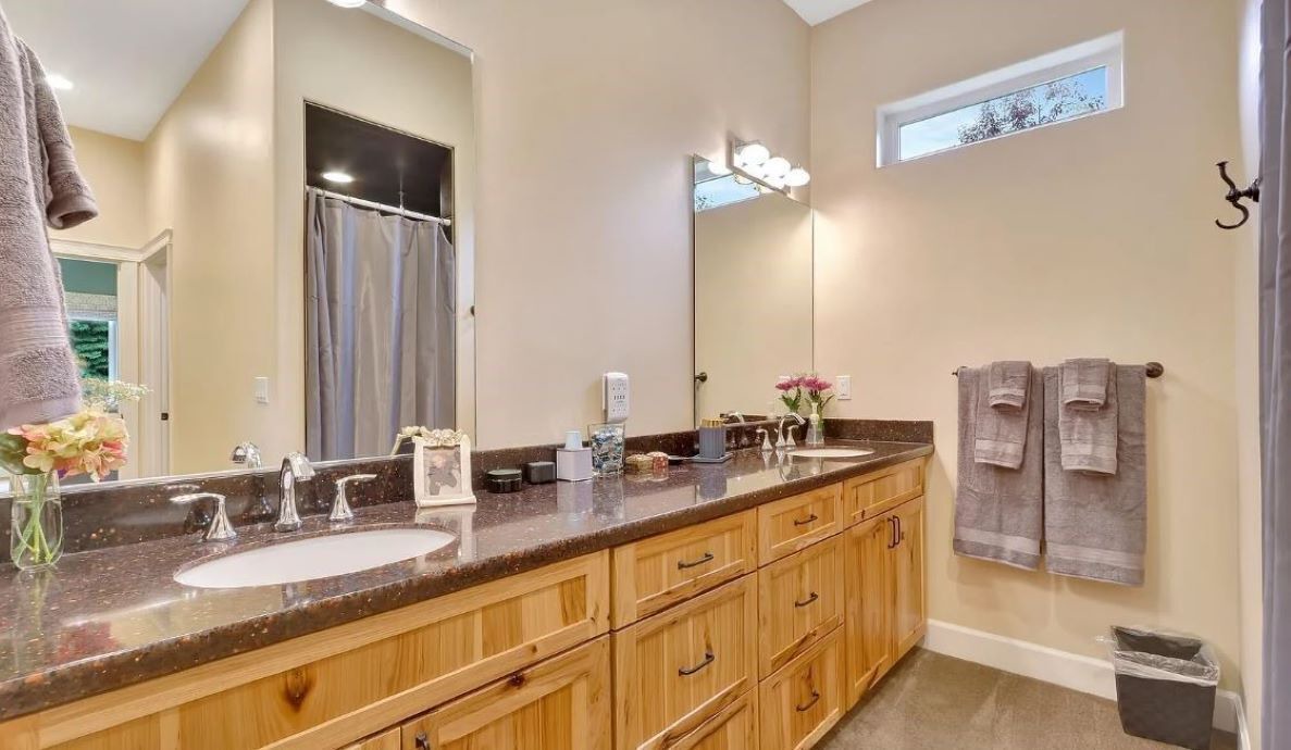 Photo of Bathroom in Huffman - O' Malley