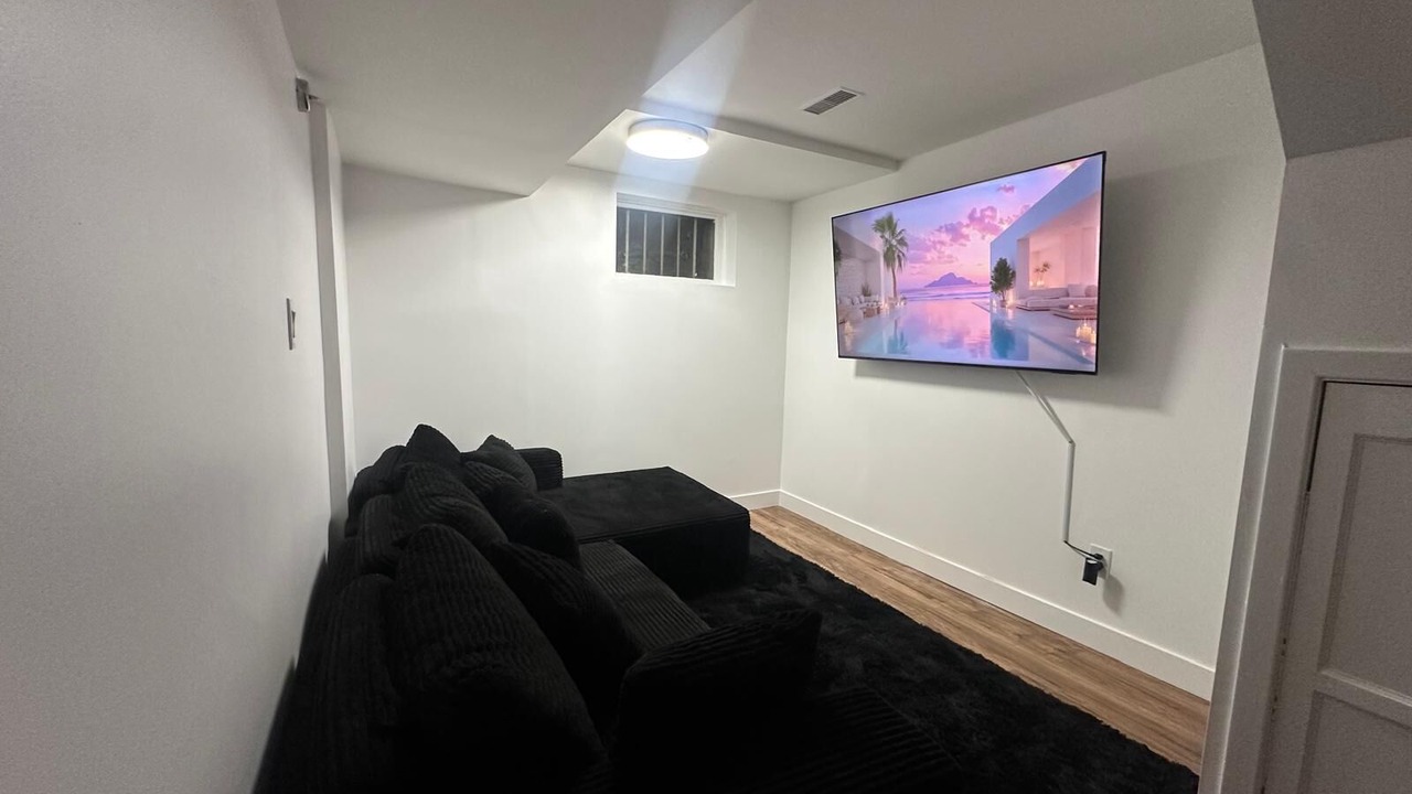 Photo of Livingroom in Longueuil