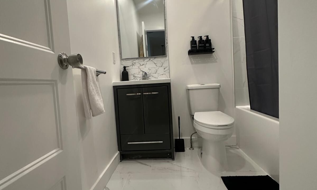 Photo of Bathroom in Longueuil