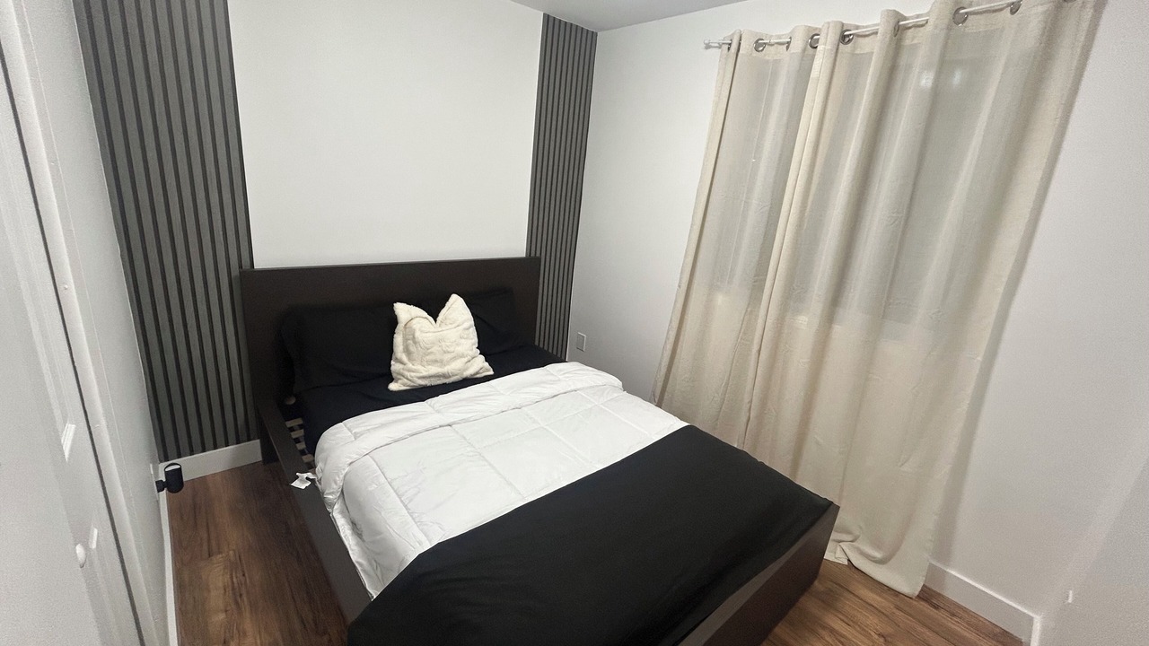 Photo of Bedroom in Longueuil