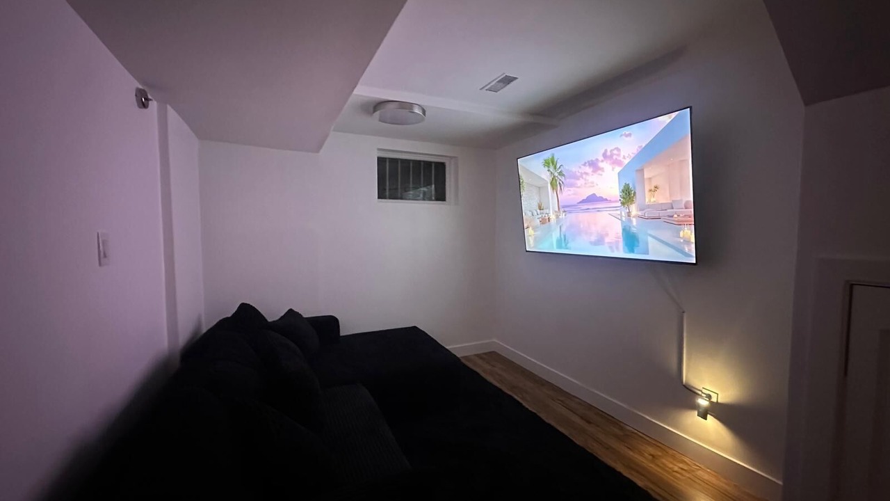 Photo of Livingroom in Longueuil