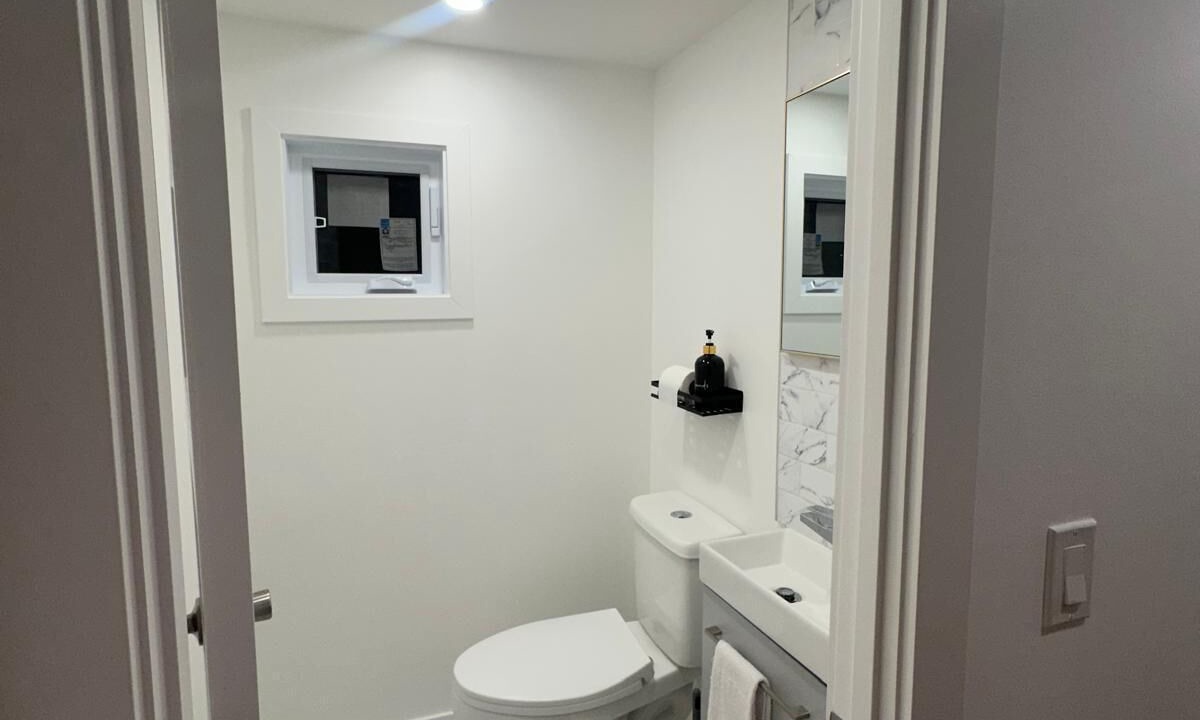 Photo of Bathroom in Longueuil