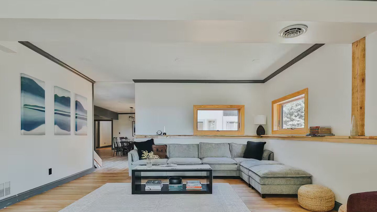 Photo of Livingroom in Saranac