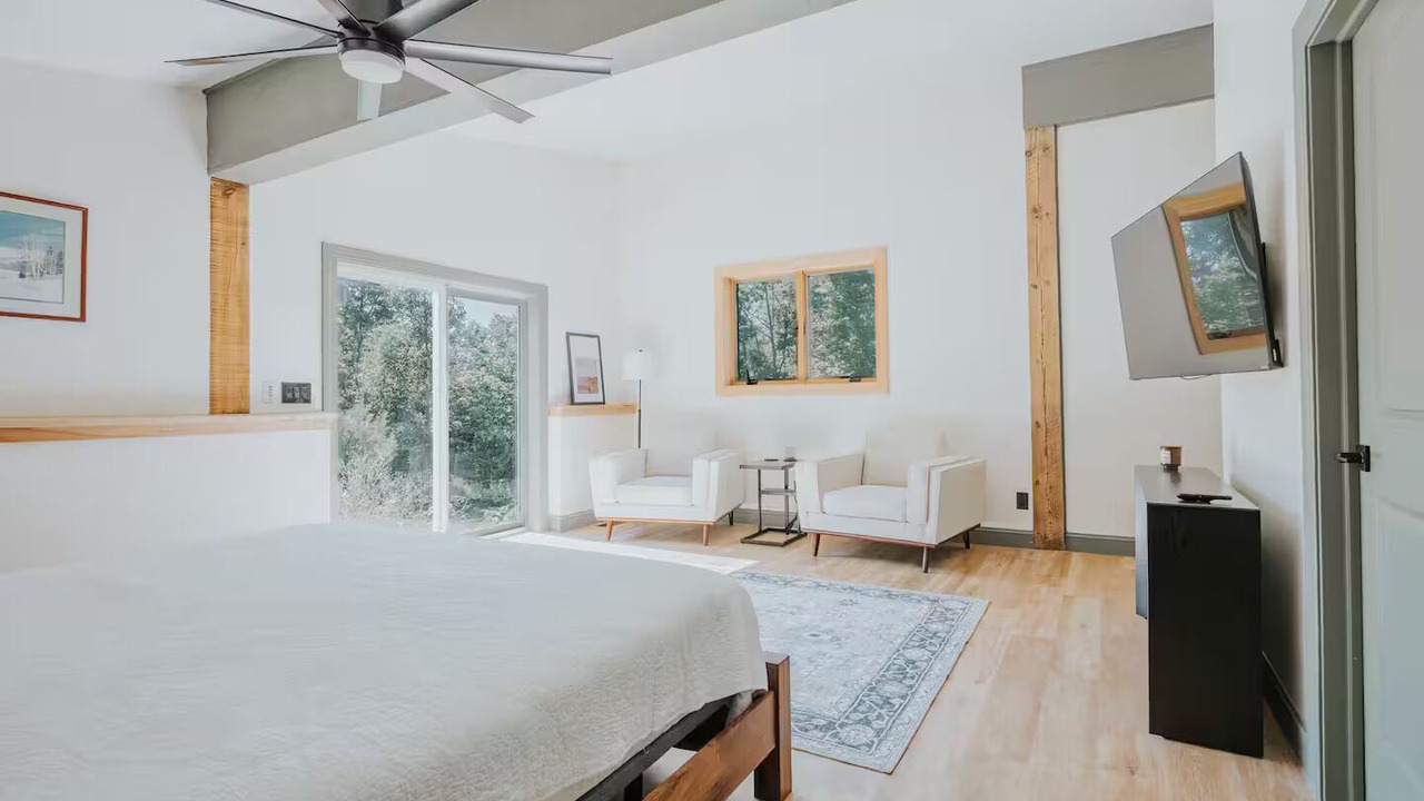 Photo of Bedroom in Saranac