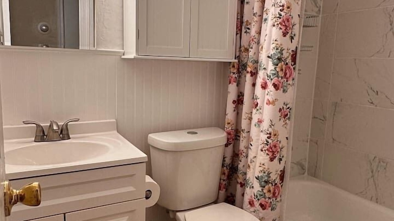 Photo of Bathroom in Balch Springs