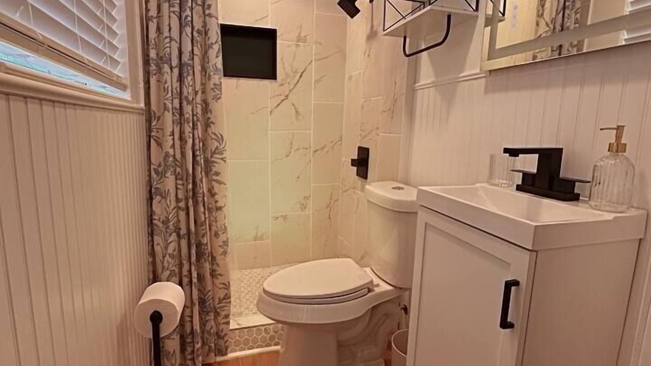 Photo of Bathroom in Balch Springs