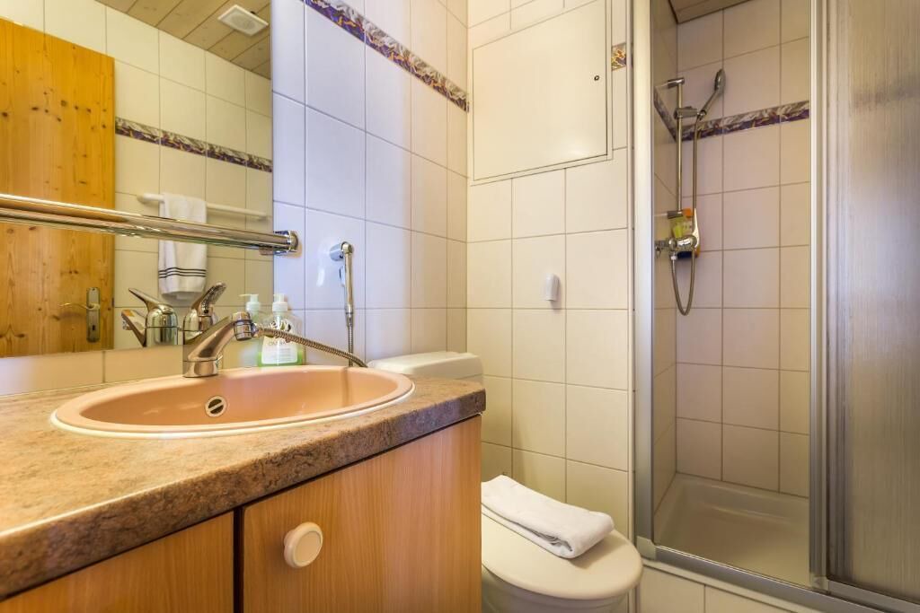 Photo of Bathroom in Sundlauenen