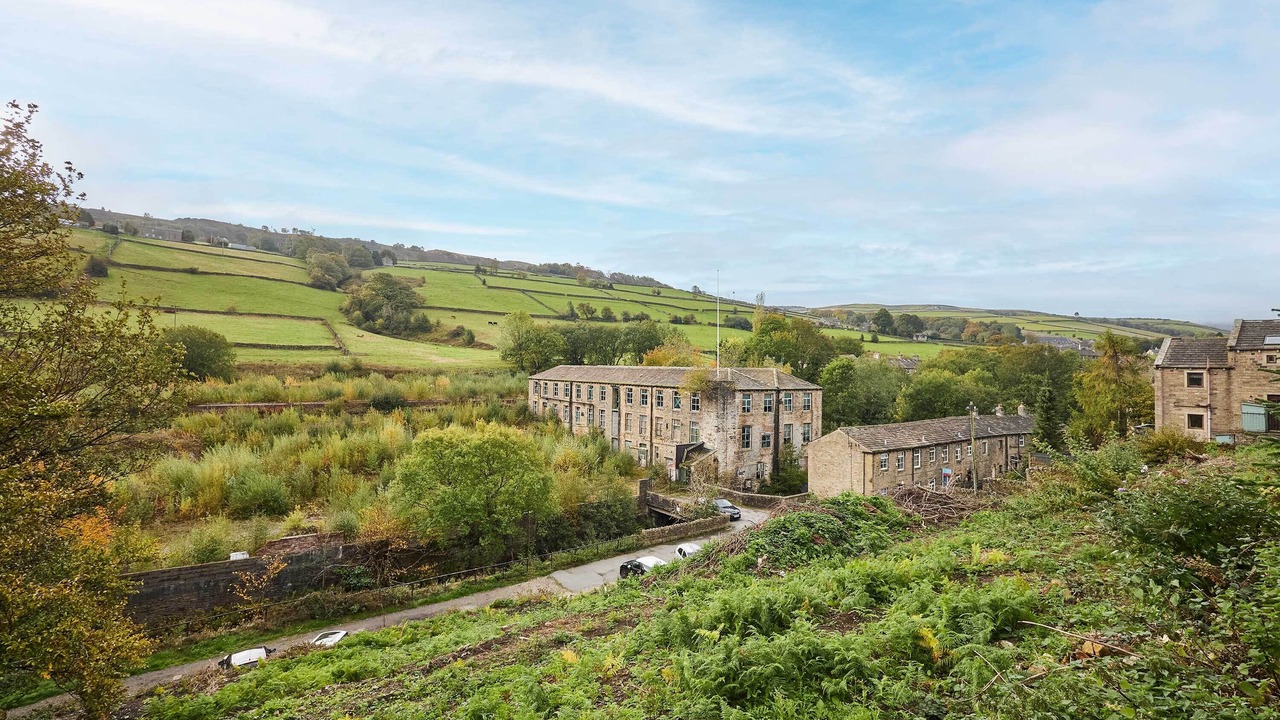 Photo of Others in Holmbridge