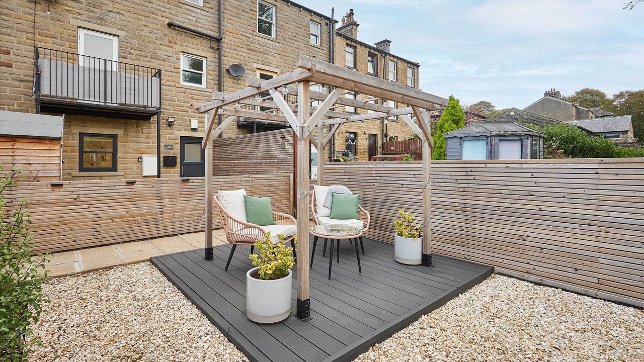 Photo of Others in Holmbridge