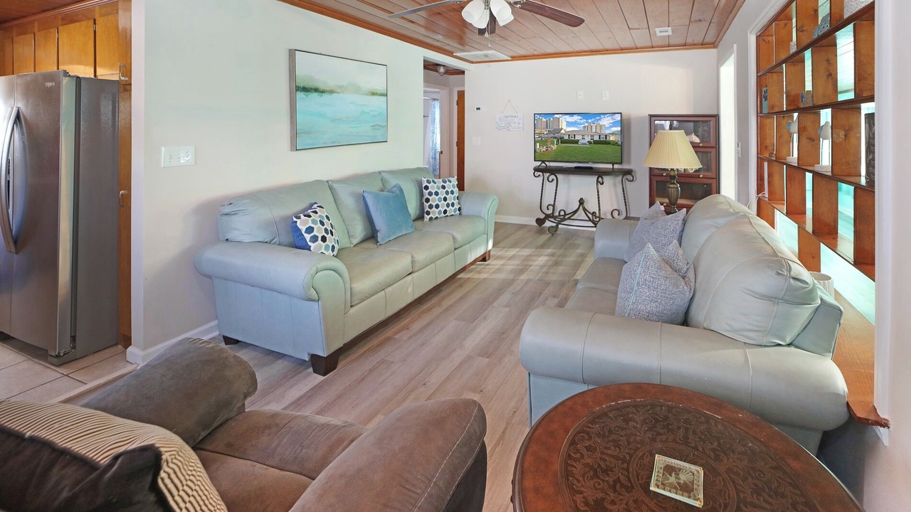 Photo of Livingroom in Crescent Beach
