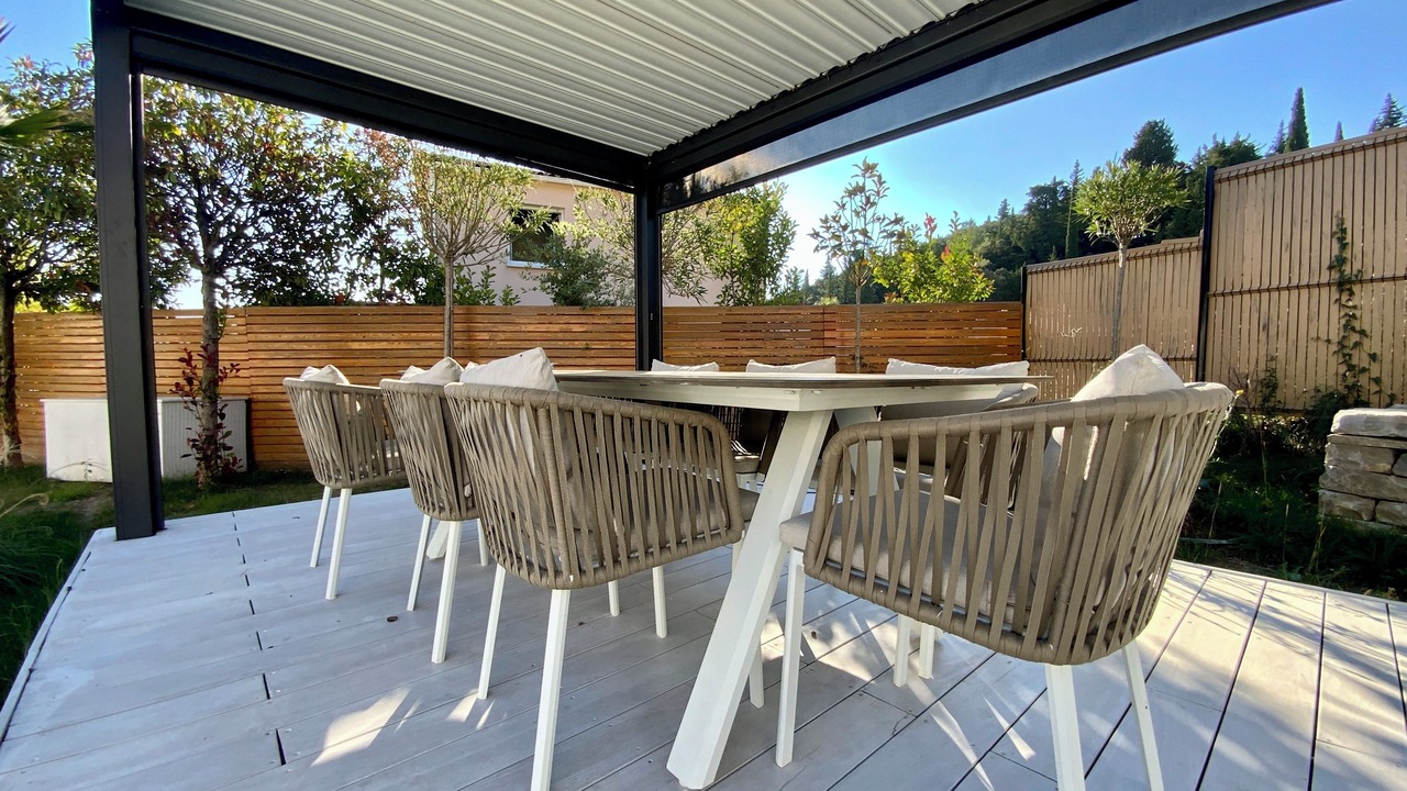 Photo of Outdoor in Corconne