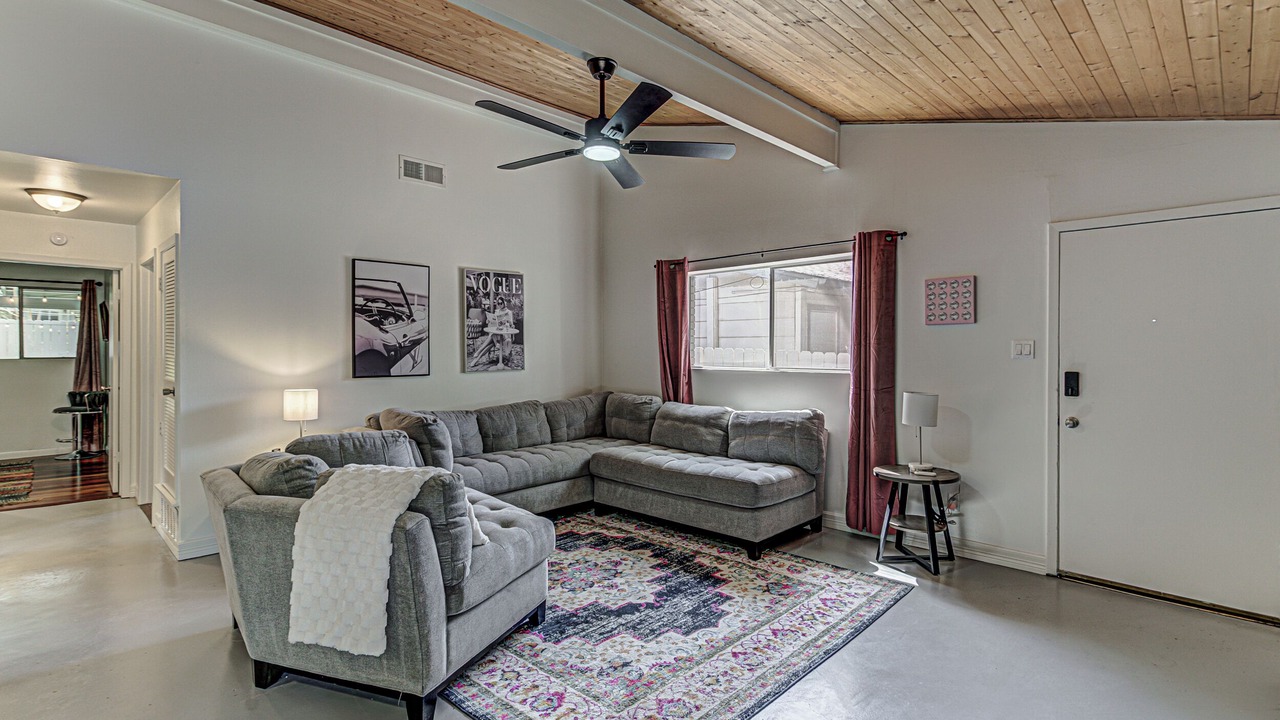 Photo of Livingroom in Barton Hills