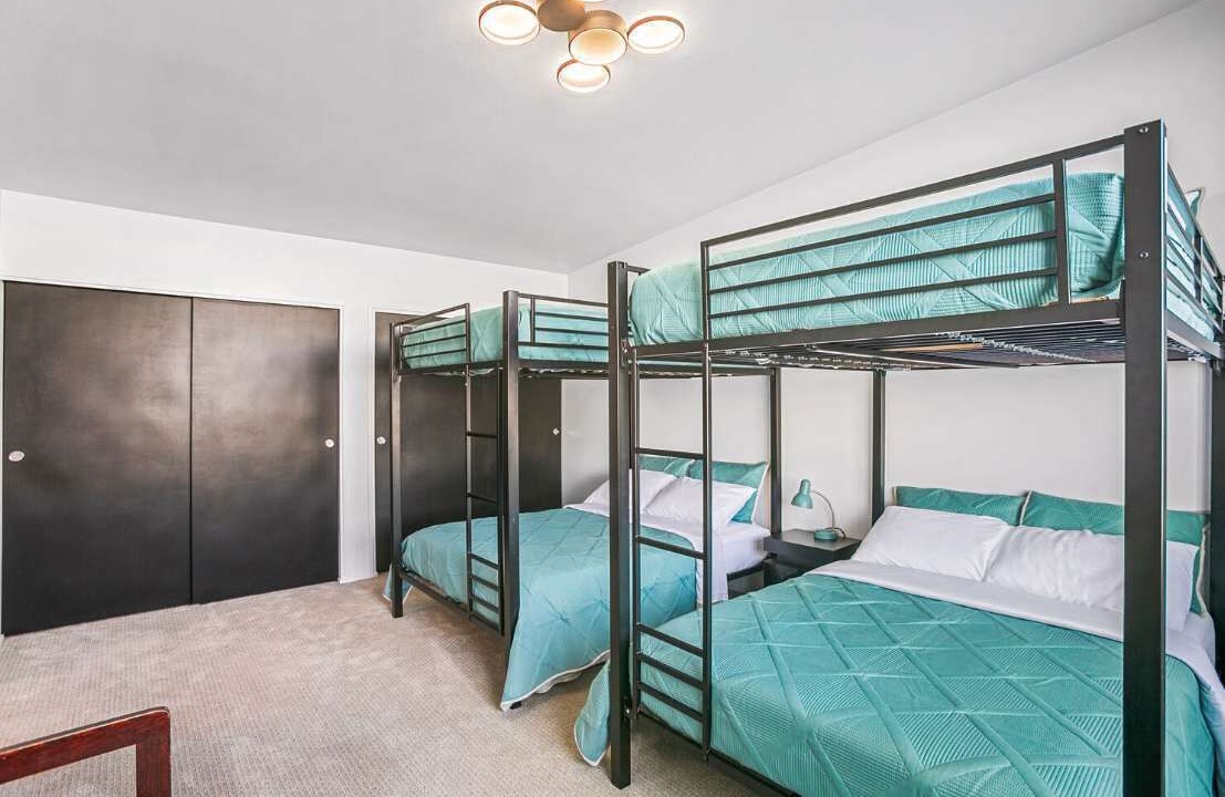 Photo of Bedroom in Rollingbay