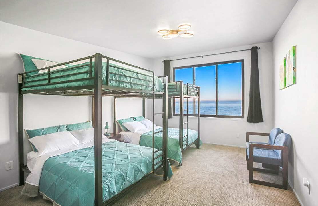 Photo of Bedroom in Rollingbay