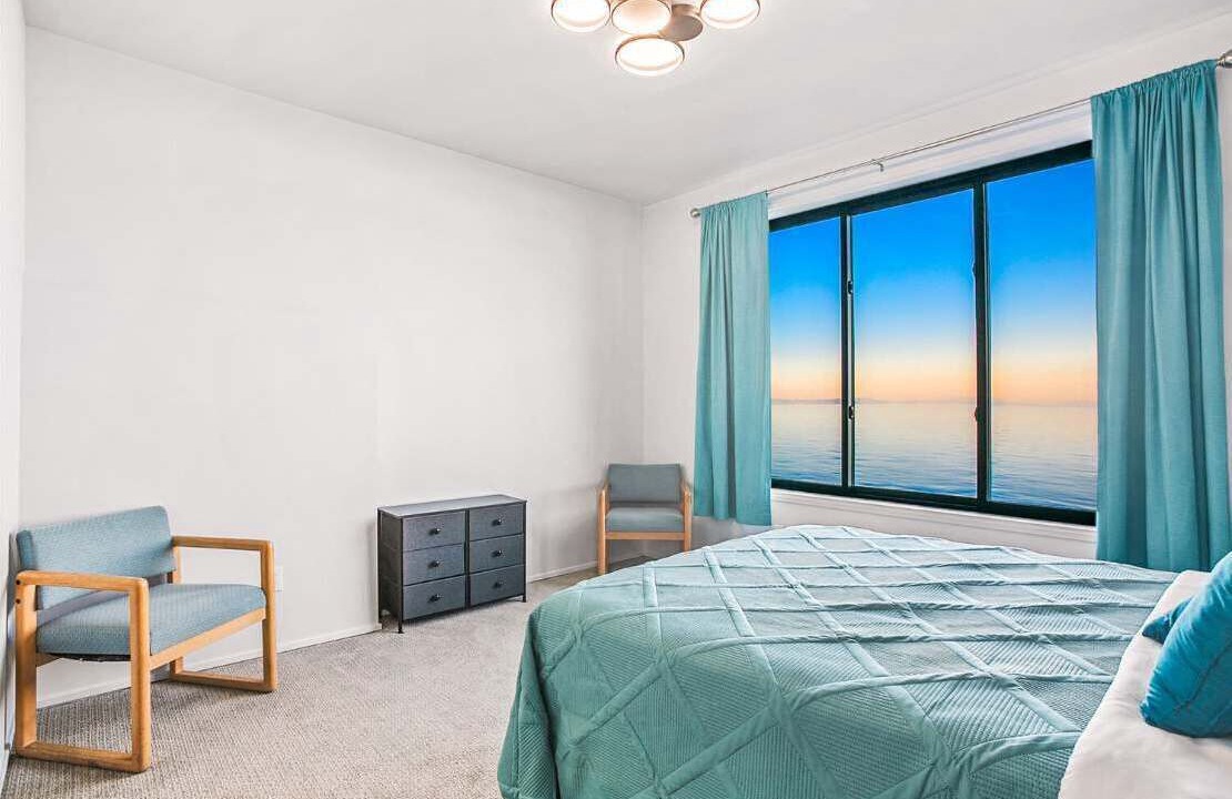 Photo of Bedroom in Rollingbay