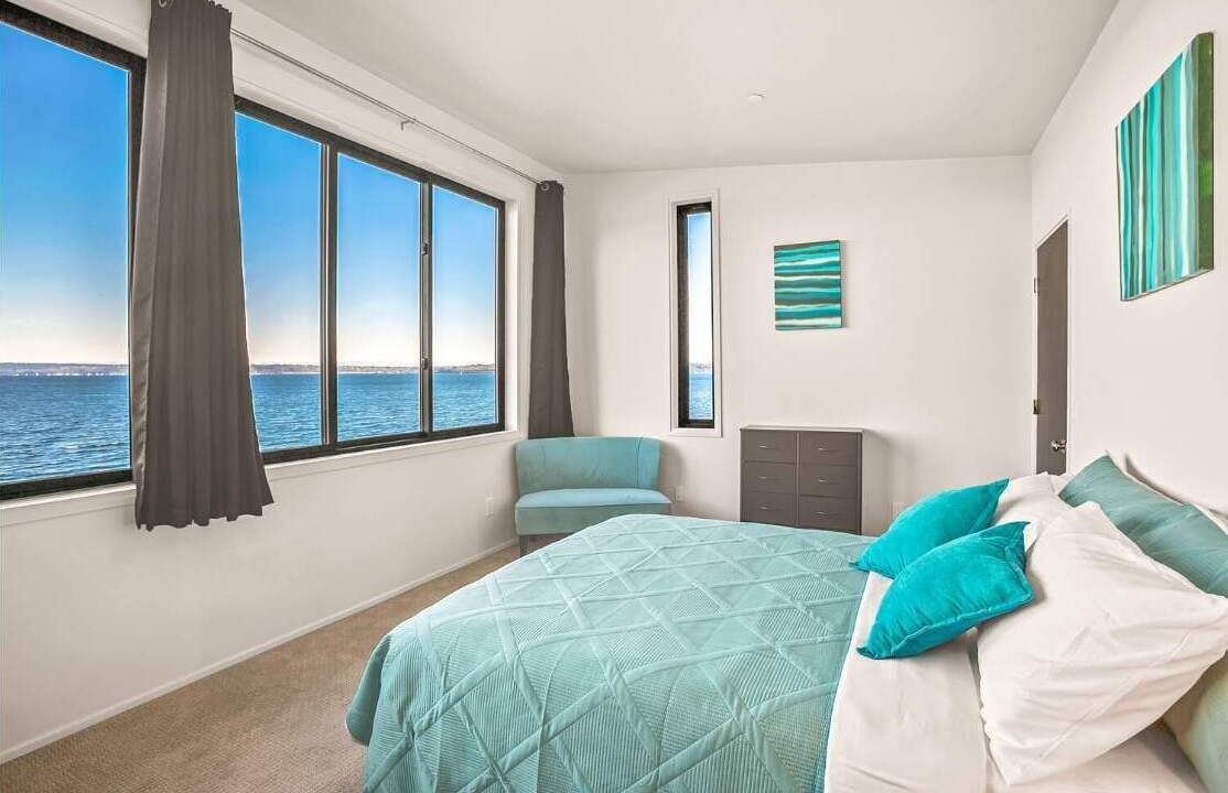 Photo of Bedroom in Rollingbay
