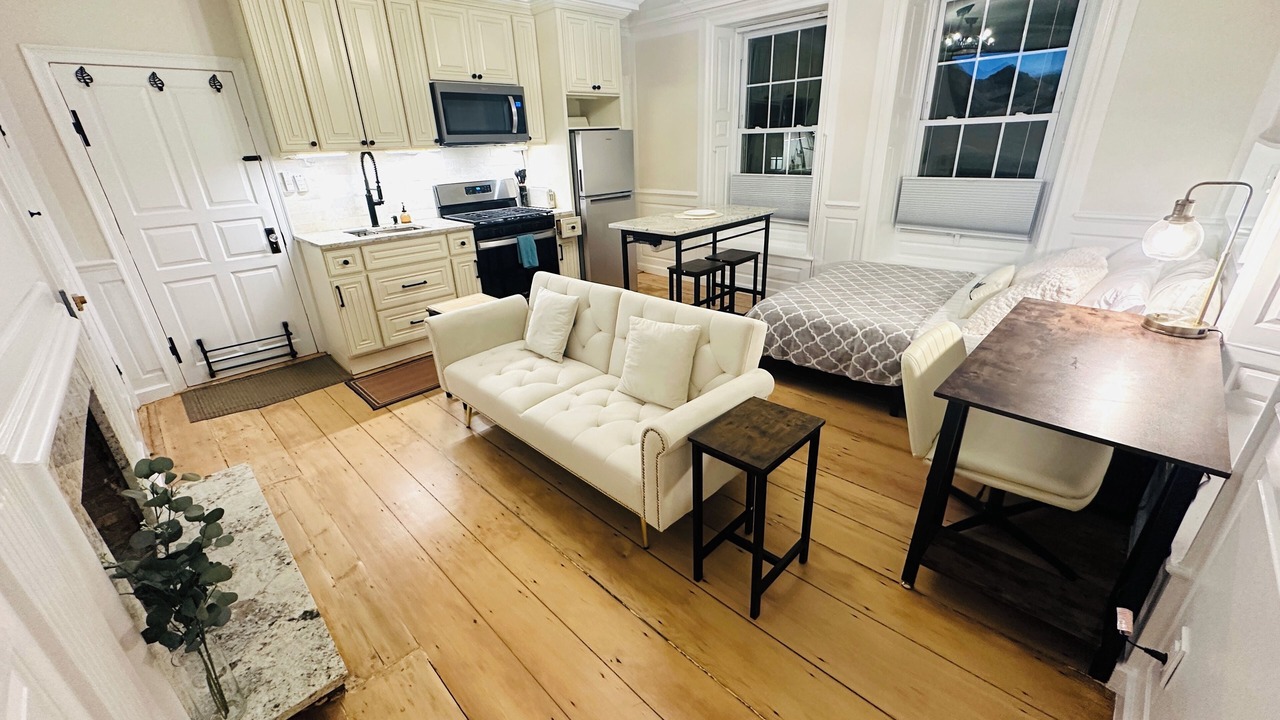 Photo of Livingroom in Exeter