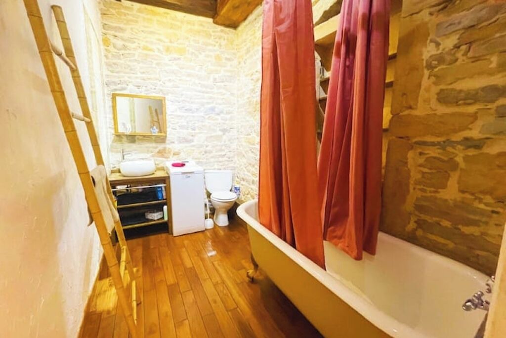 Photo of Bathroom in Old Lyon