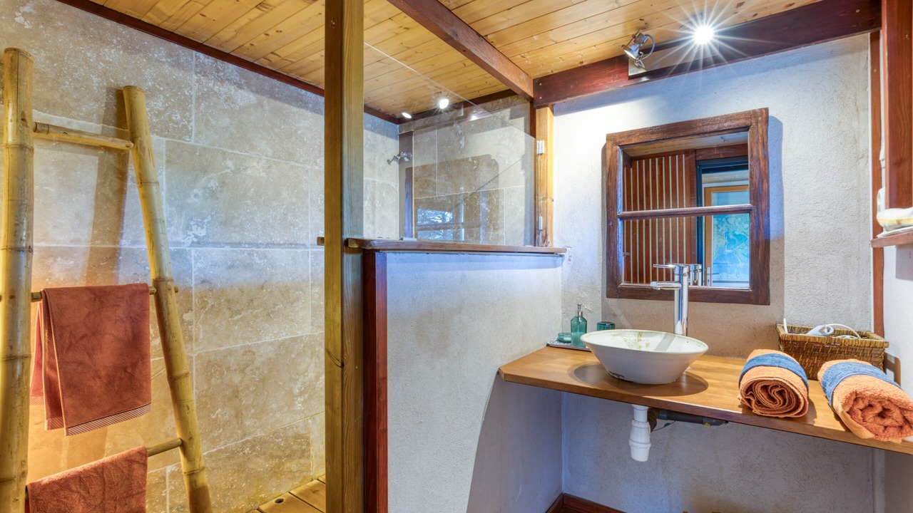 Photo of Bathroom in Moureze