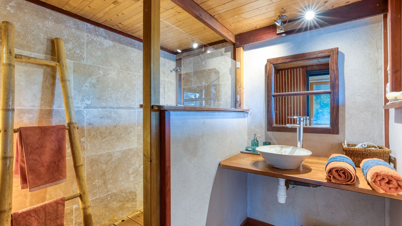 Photo of Bathroom in Moureze