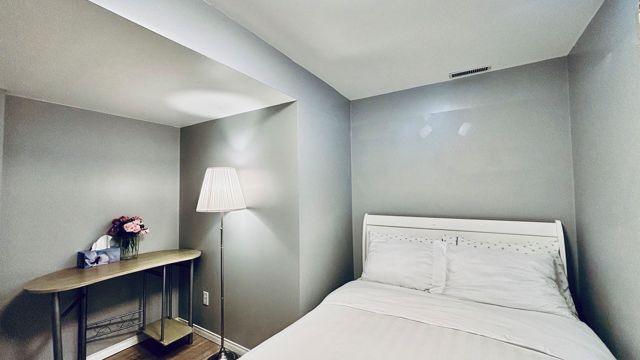Photo of Bedroom in Alcona