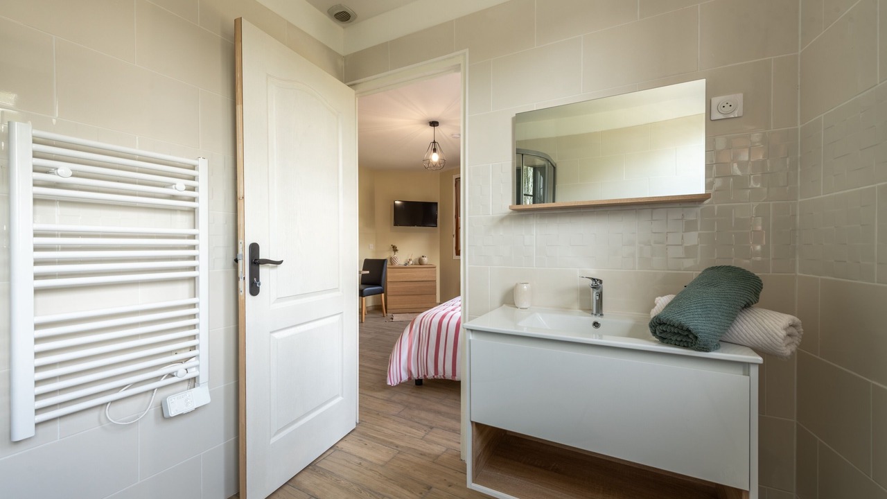 Photo of Bathroom in Saint-Quentin-Lamotte-Croix-au-Bailly