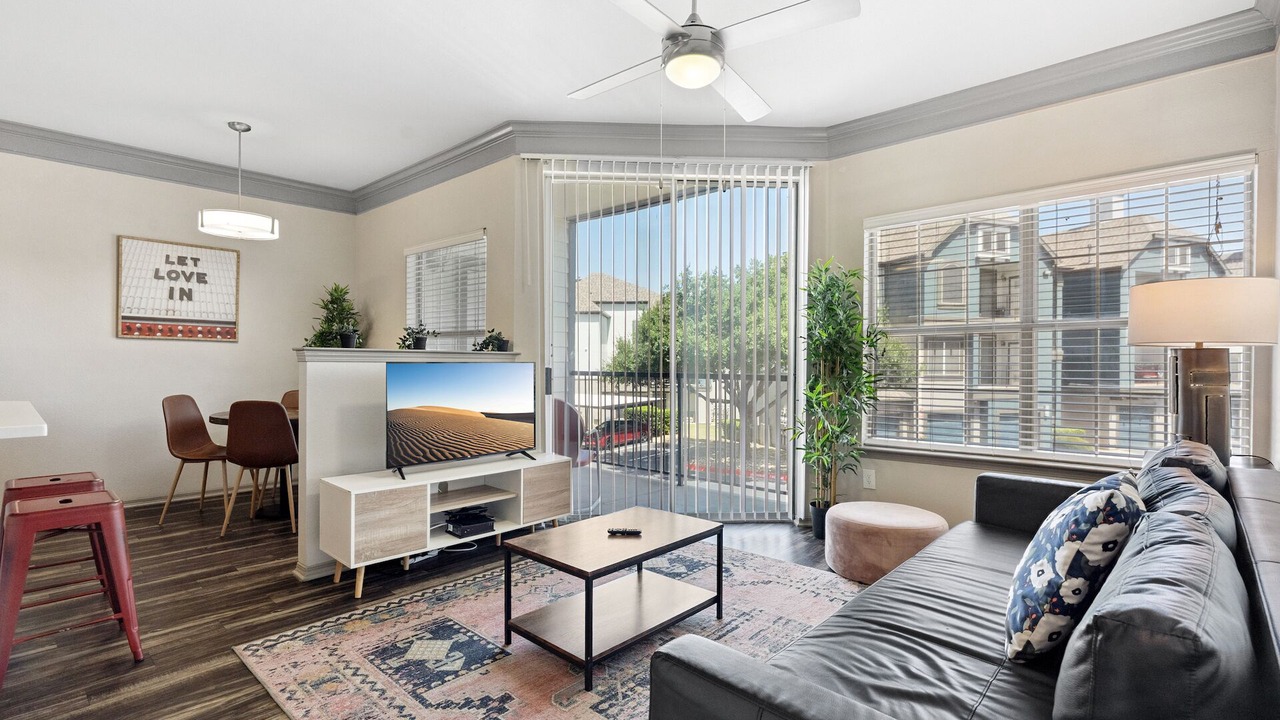 Photo of Livingroom in North Burnet
